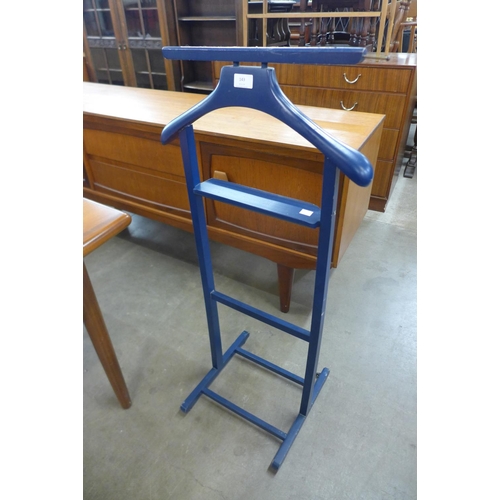 149 - A gentleman's blue valet stand