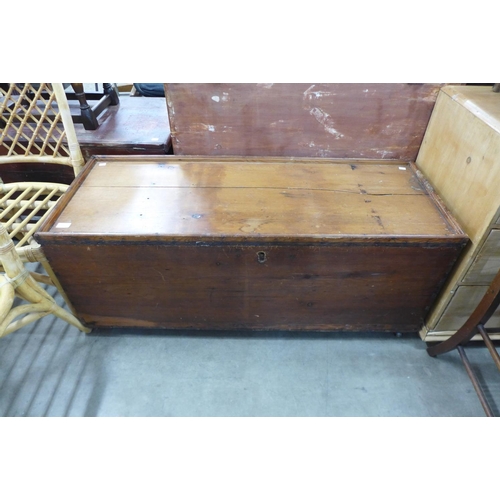 313 - A Victorian pine blanket box