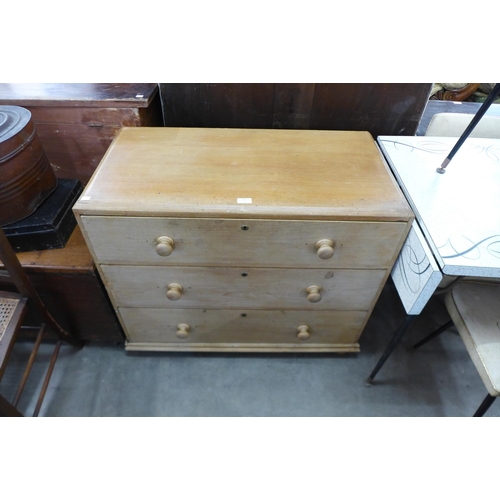 316 - A Victorian pine chest of drawers