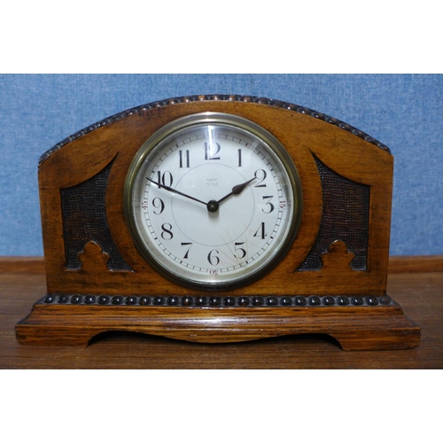 391 - An early 20th Century walnut timepiece