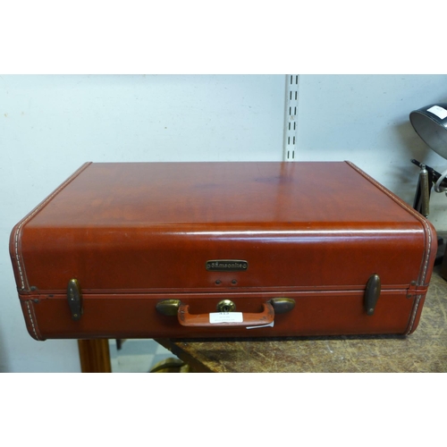 413 - A Samsonite suitcase (no key)