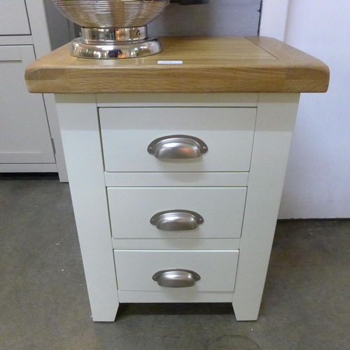 1469 - A Malvern Shaker ivory painted oak three drawer chest.

(EV08-89) * this lot is subject to VAT