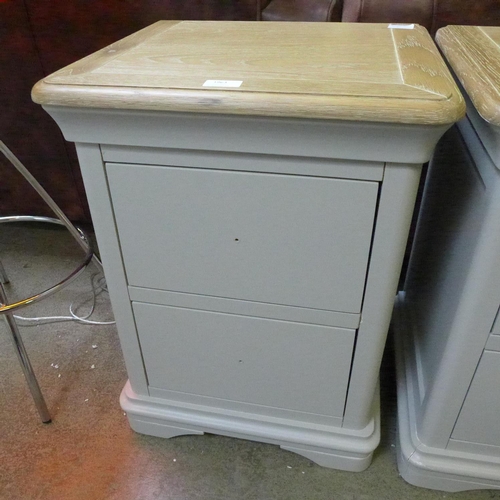 1863 - An Ashbourne grey painted two drawer large bedside table (BRI-BST02) * this lot is subject to VAT - ... 