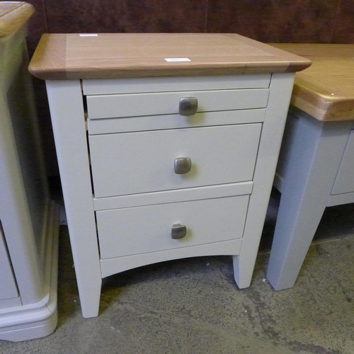 1865 - A Malvern Shaker ivory painted oak bedside table (EV21-89) * this lot is subject to VAT - damaged