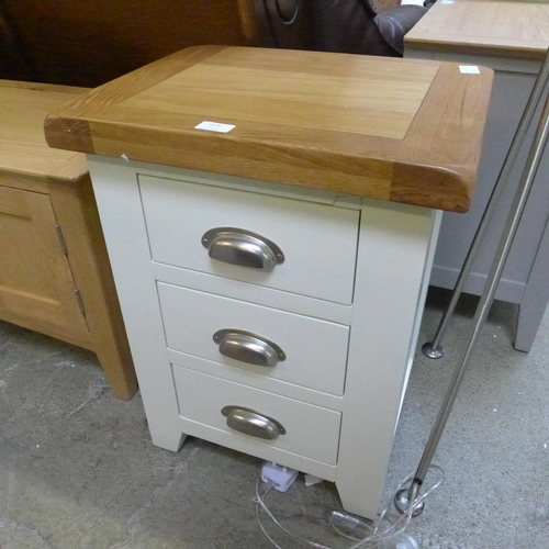 1876 - A Hampshire ivory painted oak large three drawer bedside table (KEL P03) * this lot is subject to VA... 