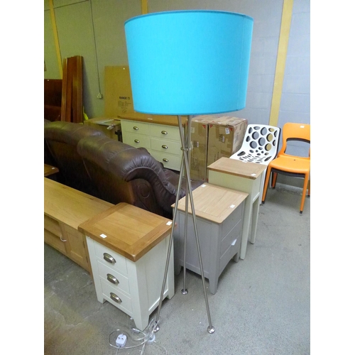 1877 - A teal Danalite Trix standing floor lamp