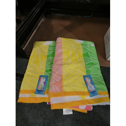 3025 - Two Beach Towels      (205-31, 32) * This Lot Is Subject To Vat