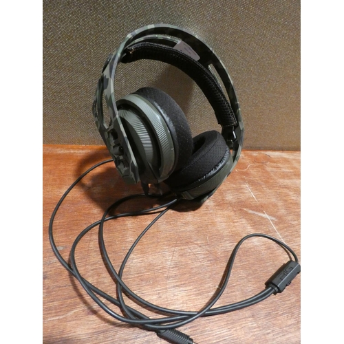 3051 - Plantronics Rig 400 Forest Camo Pc Gaming Headset (205-15) * This Lot Is Subject To Vat