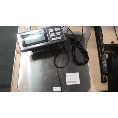 3213 - Heavy Duty Scale Platform Scale (205-154) * This Lot Is Subject To Vat