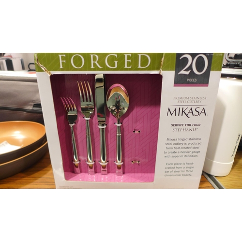 3221 - Mikasa Stephanie Cutlery  (205-192) * This Lot Is Subject To Vat