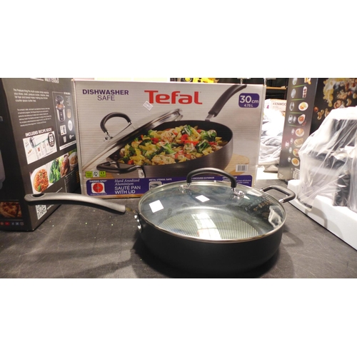 3287 - Tefal Deep Saute Pan 4.7L (205-400) * This Lot Is Subject To Vat