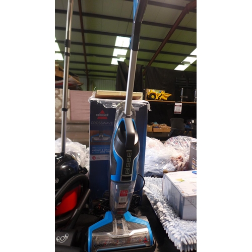 3290 - Bissell Crosswave Floor Cleaner        (205-424) * This Lot Is Subject To Vat