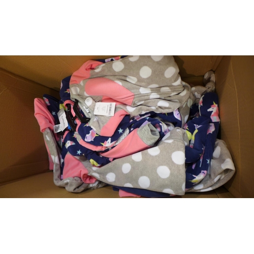 3354 - A quantity of children's wear/baby grows - mainly 12 months * This lot is subject to VAT