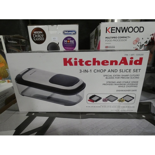 3420 - A Kitchenaid 3in1 food chopper ( 202-105/902) * this lot is subject to vat