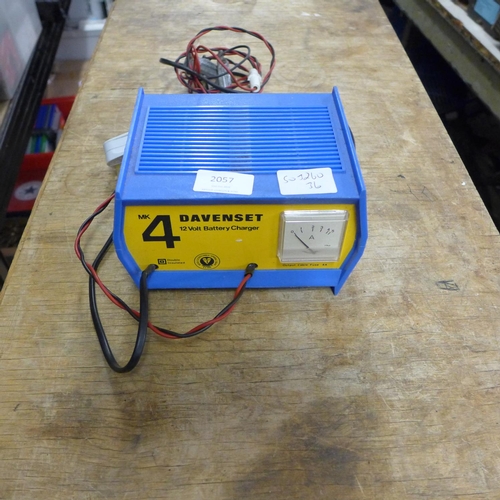 2057 - Davenset Mk4 12v battery charger - W