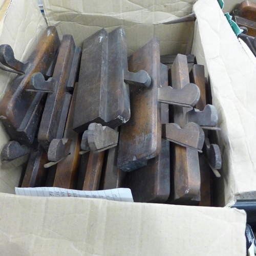 2069 - Box of wooden woodworking planes