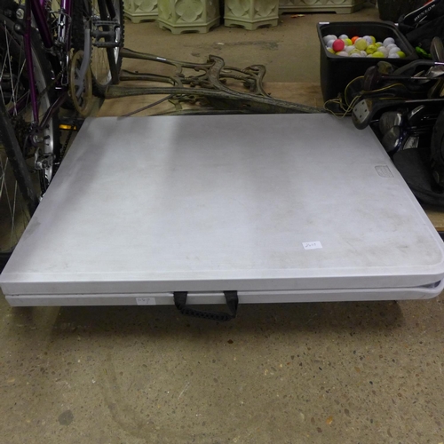 2609 - Folding robust metal/PVC table - ideal for car boots