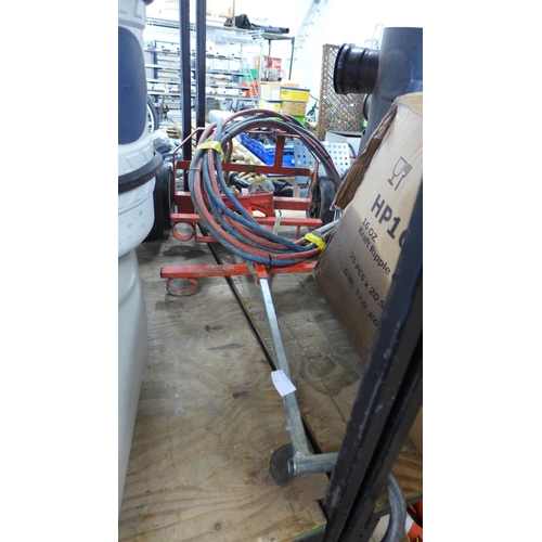 2573 - Oxyacetylene gas welding pipes & trolley
