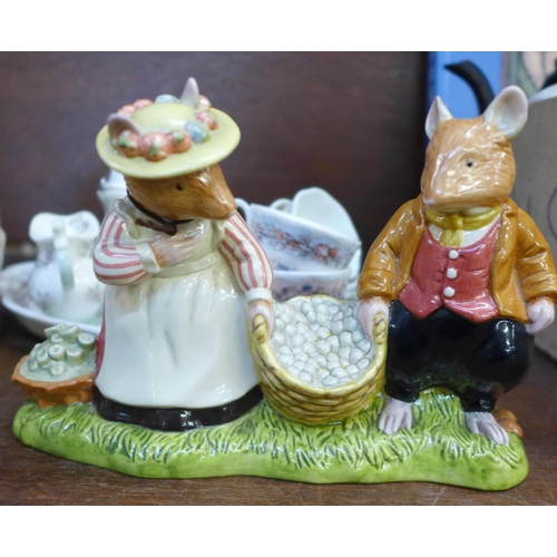 686 - Three Royal Doulton Brambly Hedge figures and a miniature tea service