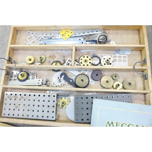 769 - A collection of Meccano