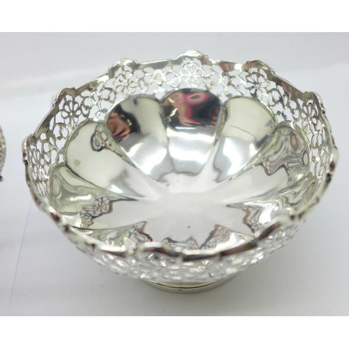 852 - Two pierced silver bon bon dishes, 171g