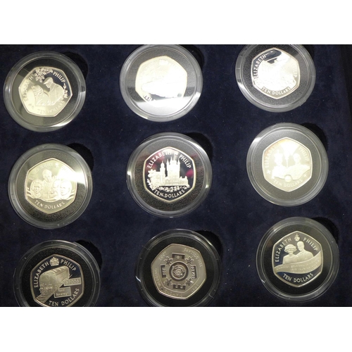 864 - A cased set of eighteen 1947-2007 Diamond Wedding Anniversary £5 silver proof crowns, .925 silver, 2... 