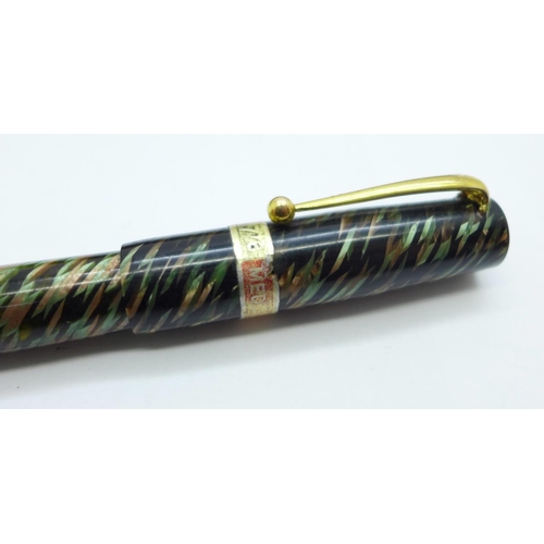 871 - A Blackbird fountain pen with 14ct gold nib and box