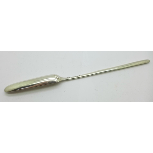 889 - A George IV silver marrow scoop, London 1825, 42g