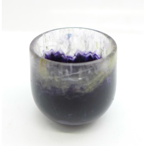 900 - A Blue John Treak Cliff cavern elongated bowl, (32mm x 35mm)