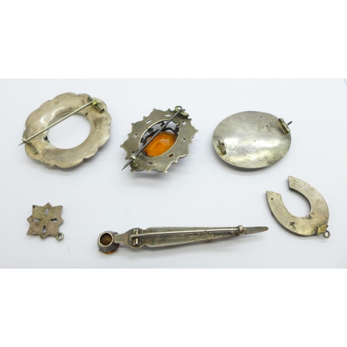 959 - Scottish jewellery including silver, a/f