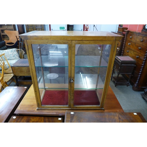 109 - A Victorian oak counter top display cabinet, The United Yeast Co. Ltd., Makers, Bristol