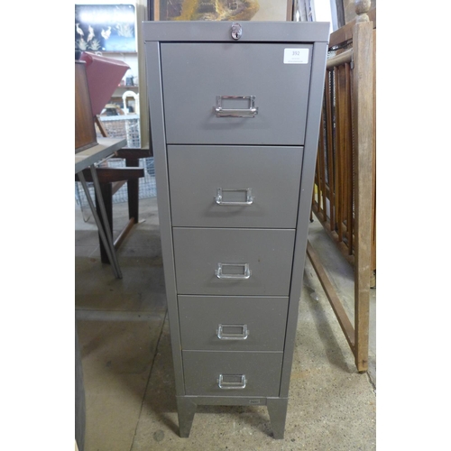 Lot 392       