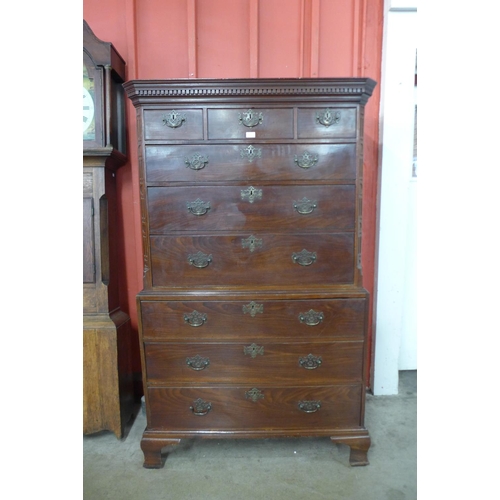 92a - A George III mahogany chest on chest