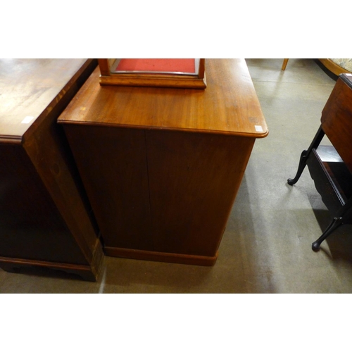 108 - A Victorian mahogany kneehole desk