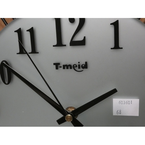 3068 - A T-Meid wall art wall clock (70 x 70cm) * this lot is subject to VAT