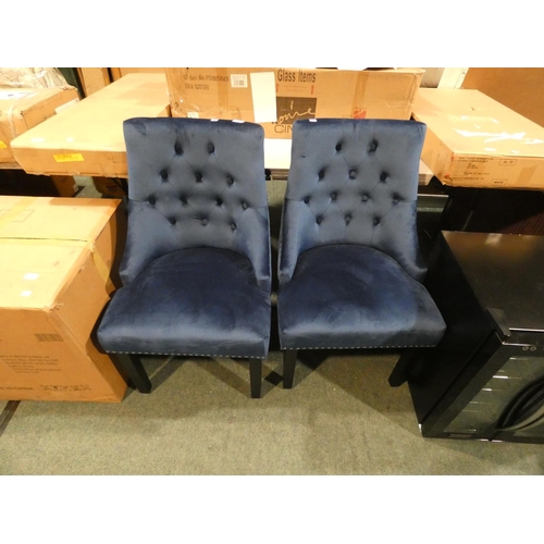 3135 - A pair of navy velvet buttoned chairs * this lot is subject to VAT