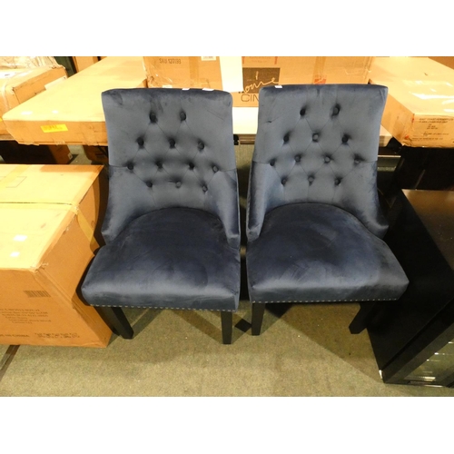 3136 - A pair of navy velvet buttoned chairs * this lot is subject to VAT