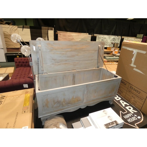 3176 - A grey washed blanket box (H45 x W100 x D39cm) * this lot is subject to VAT