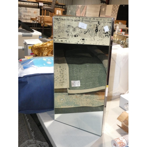 3214 - A metal/mirrored corner bathroom cabinet (H60cm) * this lot is subject to VAT