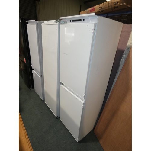 3261 - A CDA 50/50 integrated fridge freezer