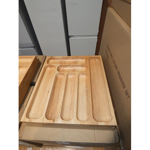 3305 - A lightwood cutlery organiser (420 x 470mm)