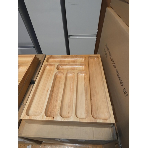 3307 - A lightwood cutlery organiser (420 x 470mm)