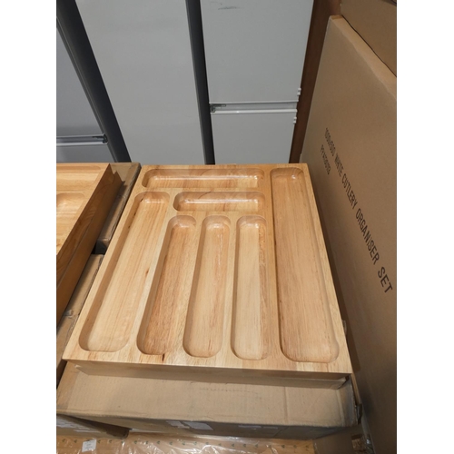 3309 - A lightwood cutlery organiser (420 x 470mm)