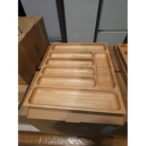 3311 - A lightwood cutlery organiser (520 x 420mm)