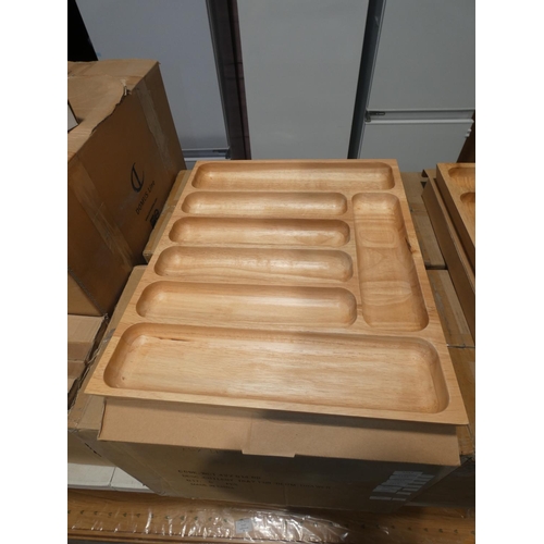 3312 - A lightwood cutlery organiser (520 x 420mm)