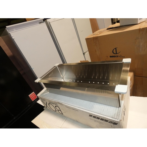 3330 - A stainless steel Rodi box colander (190 x 430 x 100mm)