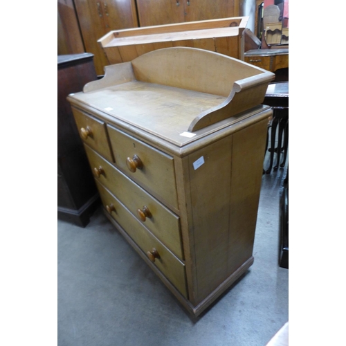 267 - A Victorian pine chest of drawers