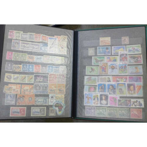 697 - Stamps;- worldwide collection including GB, Montserrat, Nederland, NZ, Pitcairn, Australia, Guinea, ... 