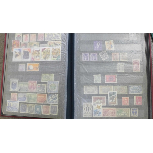 697 - Stamps;- worldwide collection including GB, Montserrat, Nederland, NZ, Pitcairn, Australia, Guinea, ... 