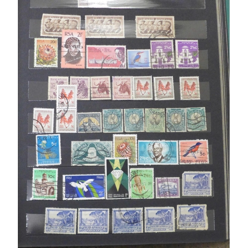 697 - Stamps;- worldwide collection including GB, Montserrat, Nederland, NZ, Pitcairn, Australia, Guinea, ... 